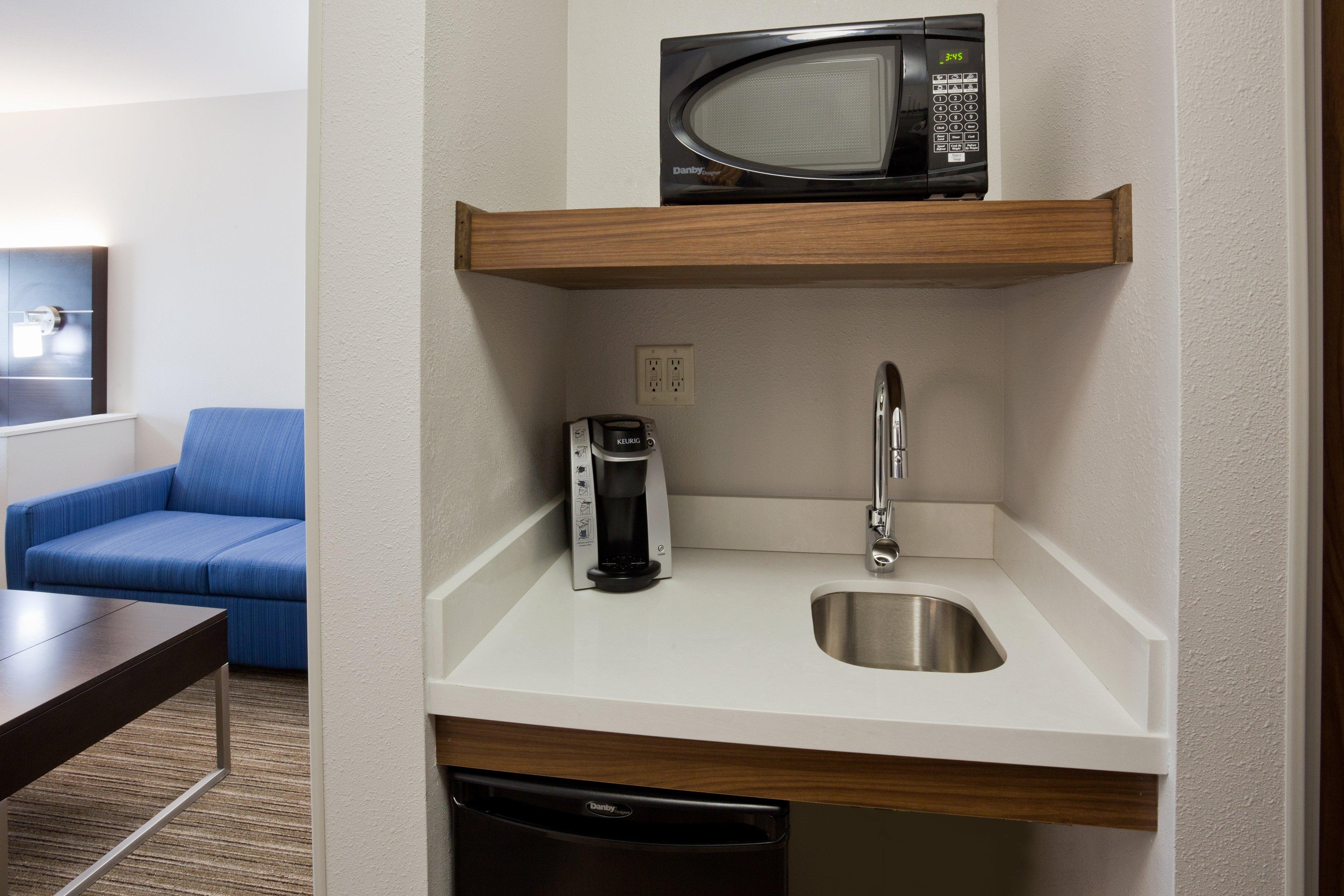 Holiday Inn Express & Suites - Dickinson By Ihg Bagian luar foto