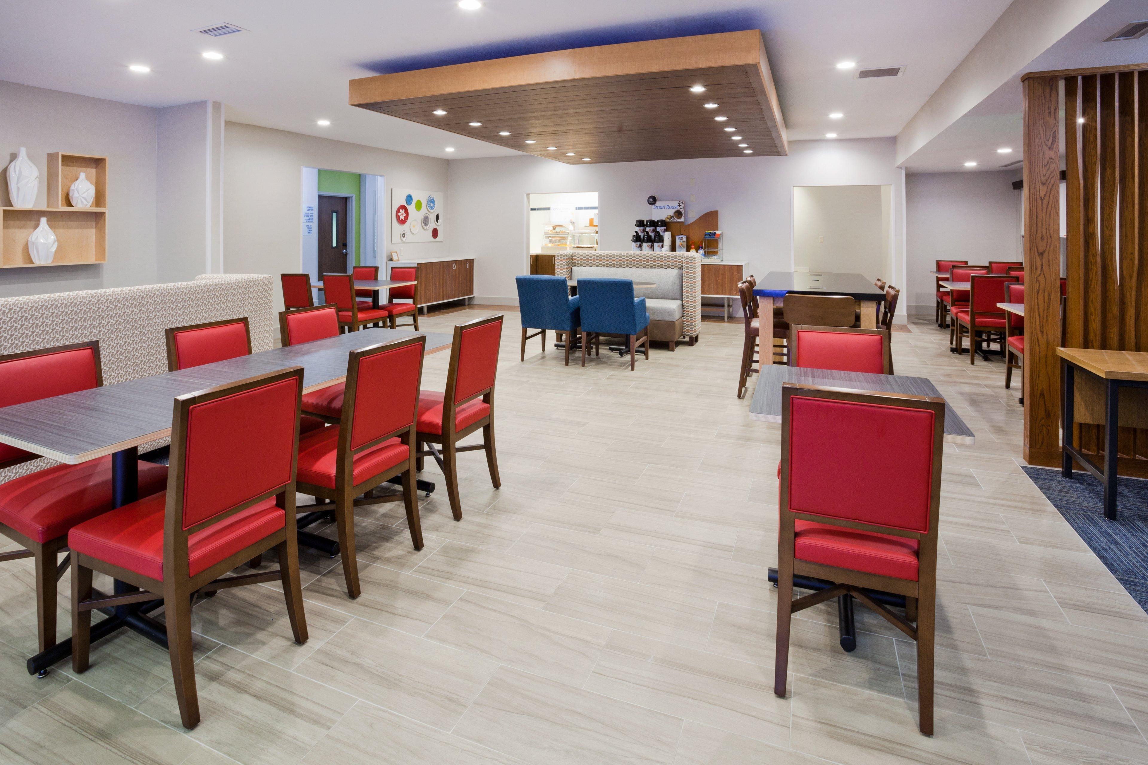 Holiday Inn Express & Suites - Dickinson By Ihg Bagian luar foto