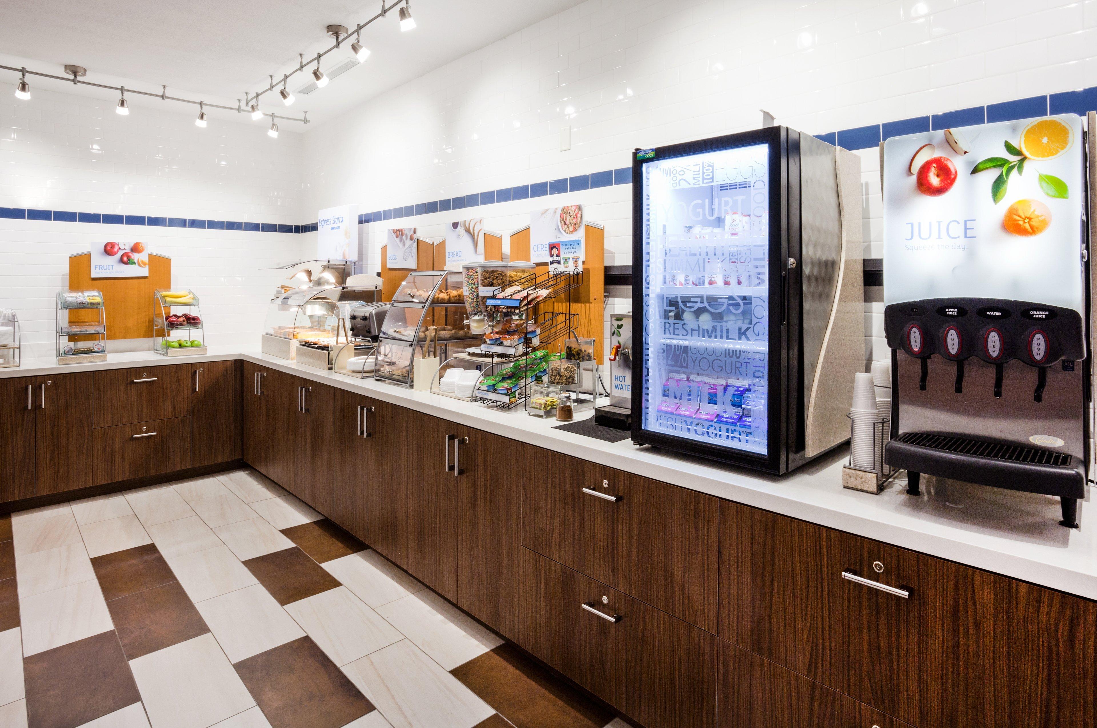 Holiday Inn Express & Suites - Dickinson By Ihg Bagian luar foto