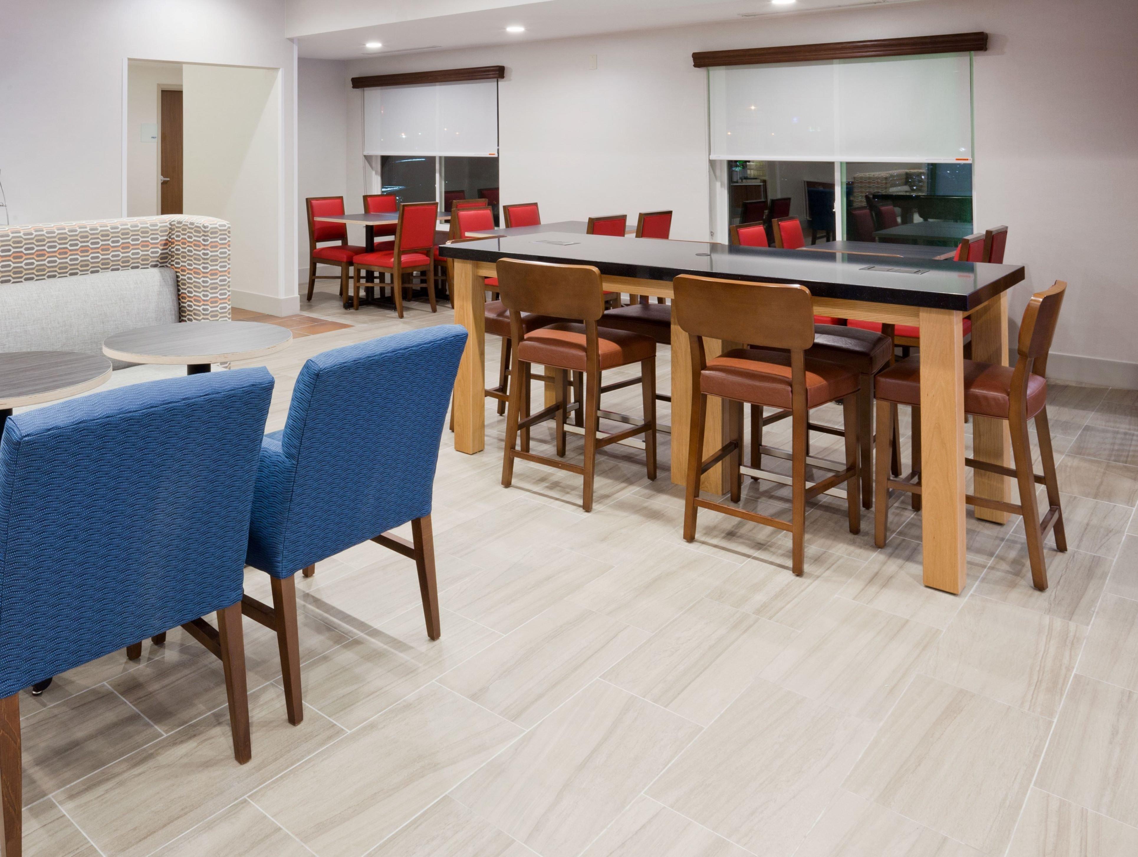Holiday Inn Express & Suites - Dickinson By Ihg Bagian luar foto