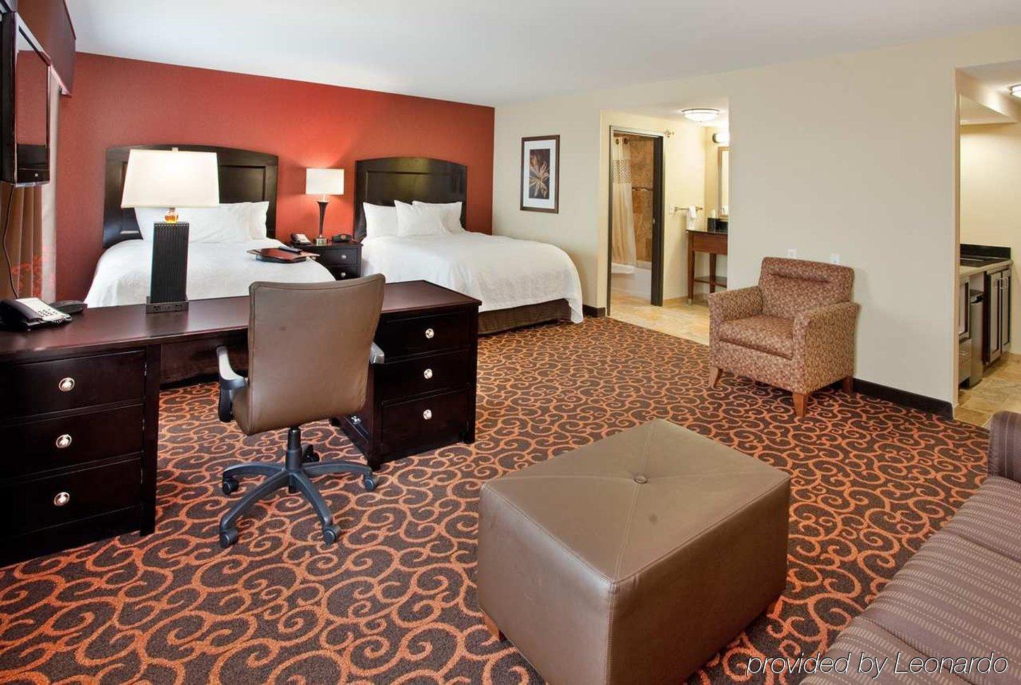 Holiday Inn Express & Suites - Dickinson By Ihg Bagian luar foto