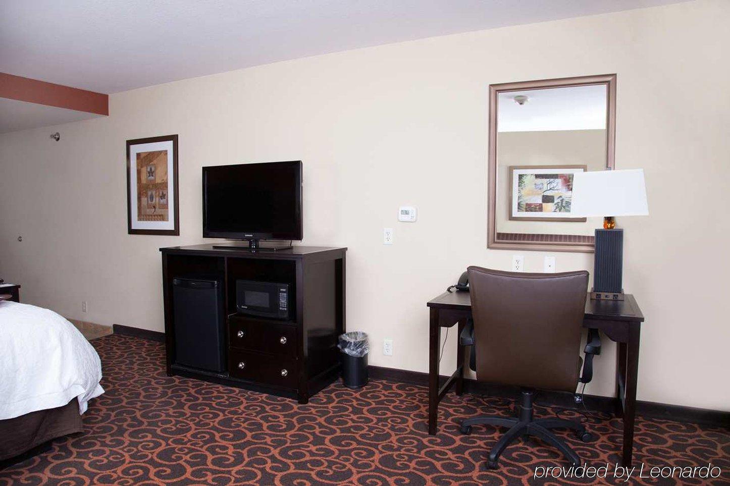 Holiday Inn Express & Suites - Dickinson By Ihg Bagian luar foto