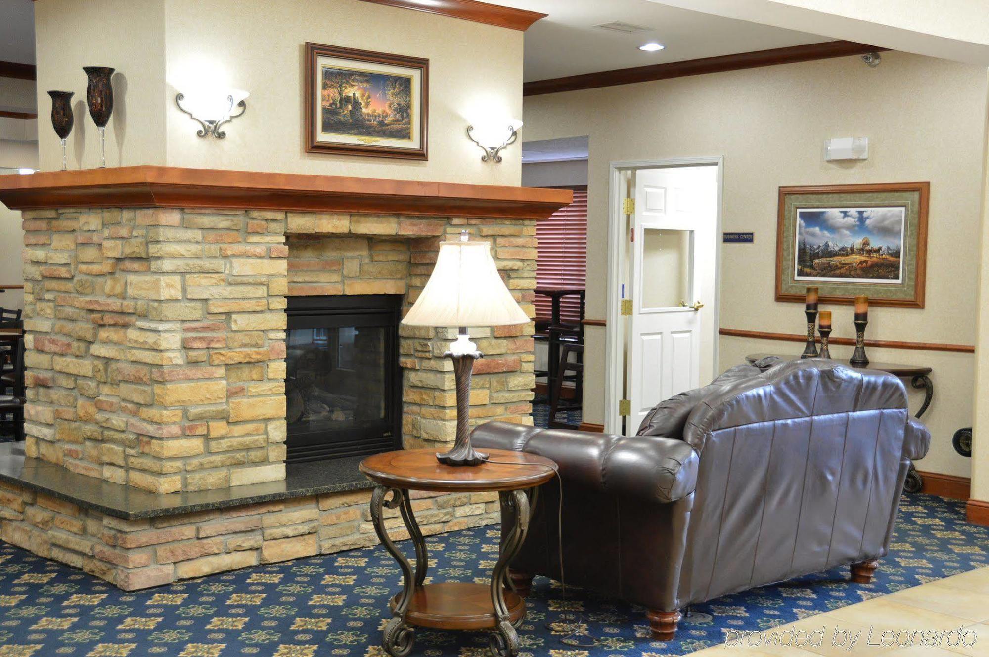 Holiday Inn Express & Suites - Dickinson By Ihg Bagian luar foto