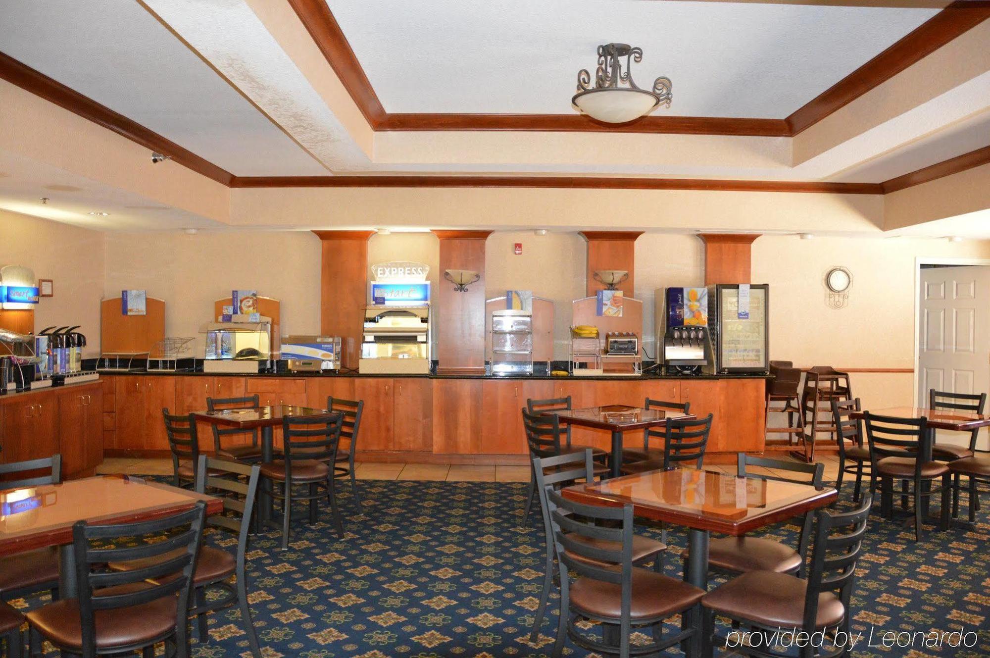 Holiday Inn Express & Suites - Dickinson By Ihg Bagian luar foto