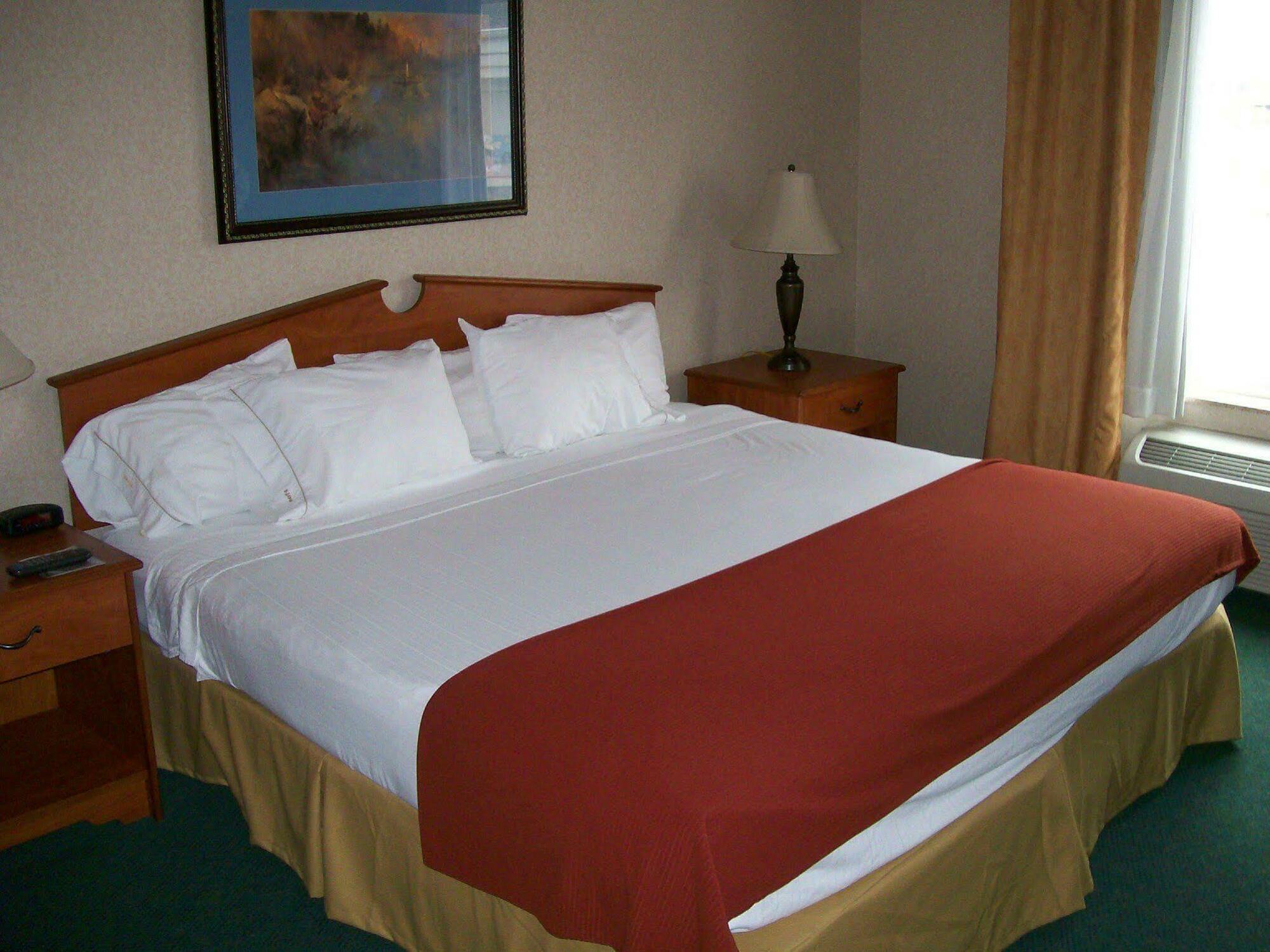 Holiday Inn Express & Suites - Dickinson By Ihg Bagian luar foto