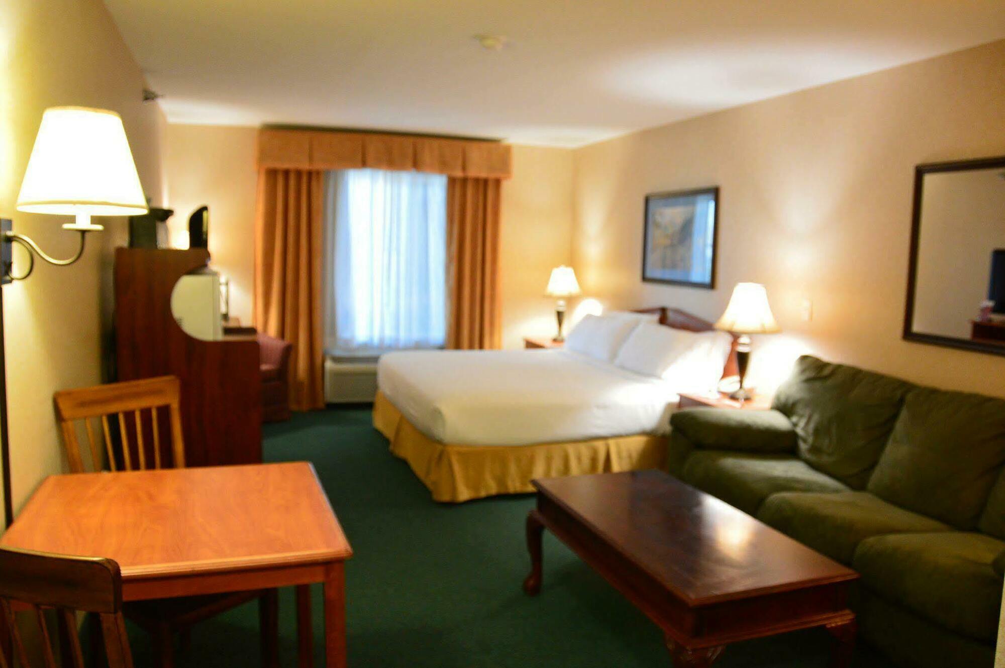 Holiday Inn Express & Suites - Dickinson By Ihg Bagian luar foto