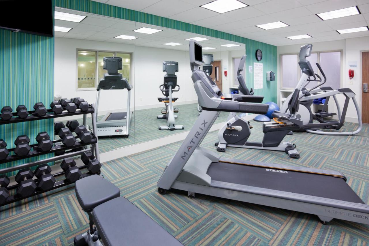 Holiday Inn Express & Suites - Dickinson By Ihg Bagian luar foto